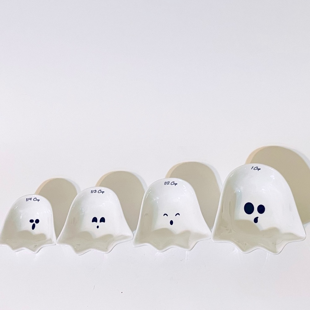 The Bake Shop Ghost Measuring Cups